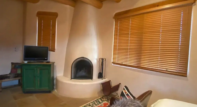 Коттедж Piñon Dream - Walk to The Plaza, Comfortable Southwestern Style