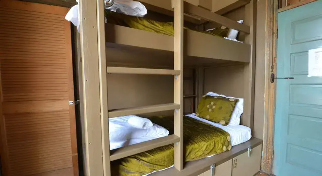 Четырёхместный номер Standard Michie Hostel