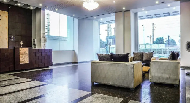OYO 2611 Madhu Resorts, Забронировать Отель Отели Сикандра с парковкой, Парковка