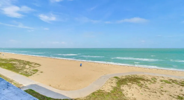 Апартаменты Balcony w/ Ocean View! North Beach 2nd-floor Condo
