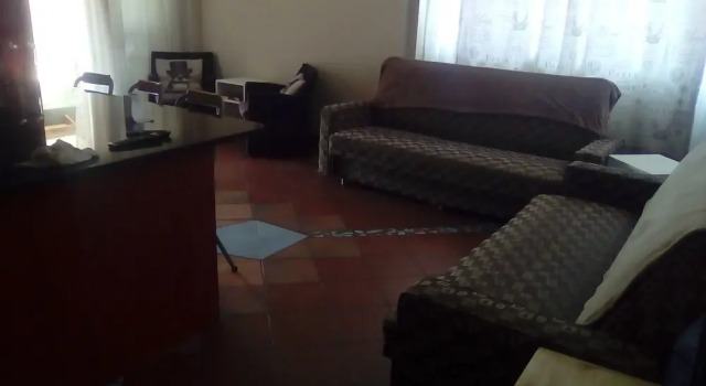 Spacious Downstairs Apartment, Boek Appartement Pretoria 