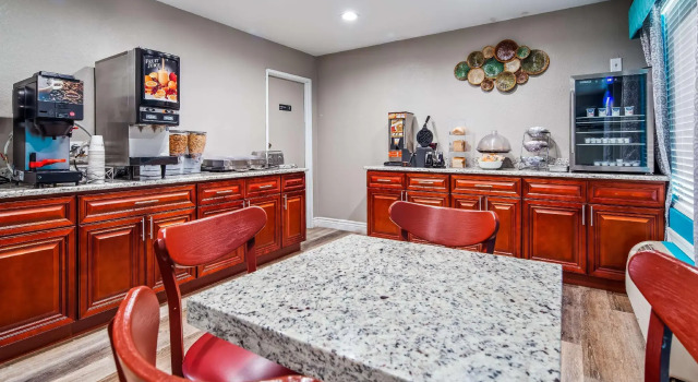 Четырёхместный номер Standard Travelodge by Wyndham San Antonio Downtown Northeast