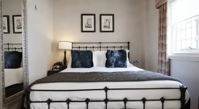 Номер Economy The White Swan Hotel
