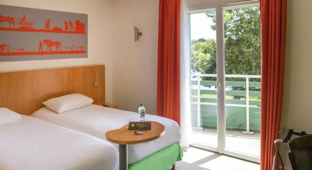 Двухместный номер Standard с видом на озеро ibis Styles Bourbon Lancy