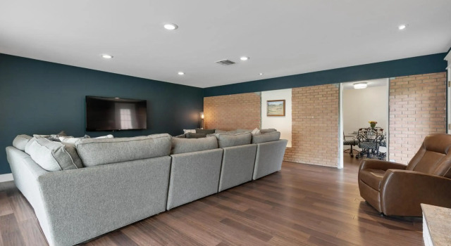 Gorgeous Home With Grill 5min From Mainst!