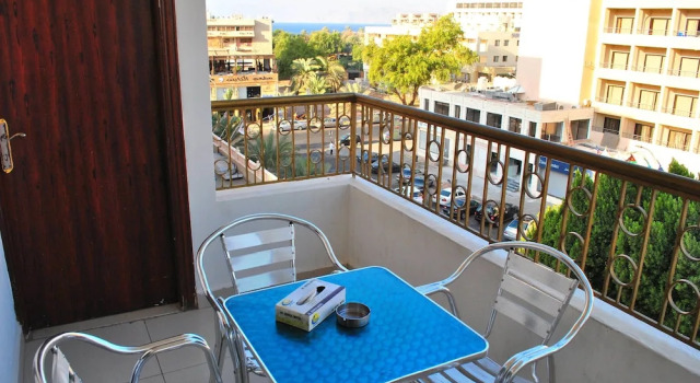 Трёхместный номер Standard с балконом Al Qidra Hotel & Suites Aqaba