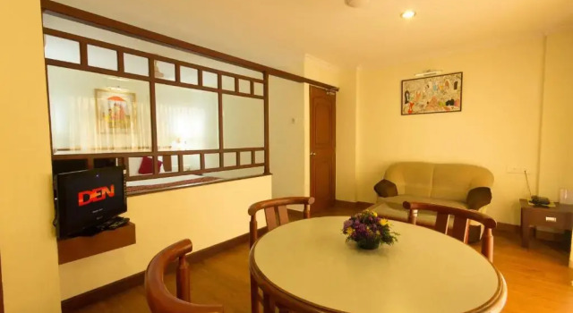 Люкс Hotel Aiswarya