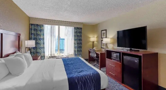 Двухместный номер Standard с балконом Comfort Inn On the Ocean