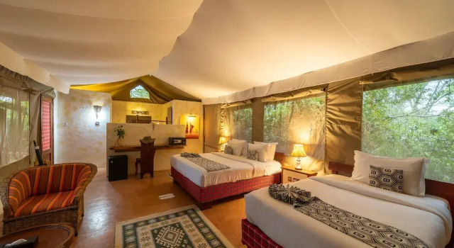 Семейный тент с видом на реку Отель PrideInn Mara Camp & Cottages