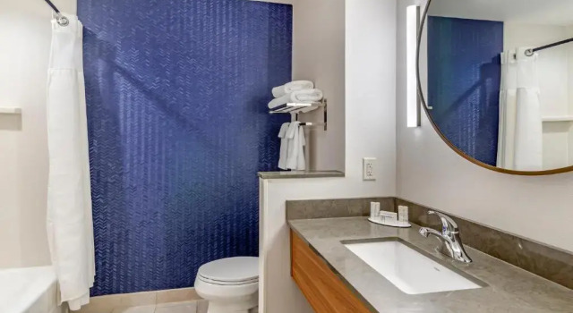 Четырёхместный люкс Fairfield Inn & Suites by Marriott Helen