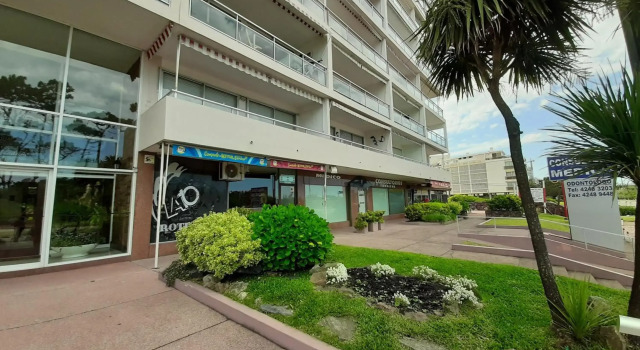 CASA AZUL Primera linea mar I Playa Mansa Parada 10 Edificio Isla de Gorriti
