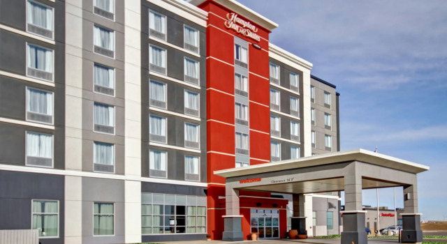 Hampton Inn & Suites by Hilton Medicine Hat, Rezerwuj Hotel Hotele w Southern Alberta z parkingiem, Parking