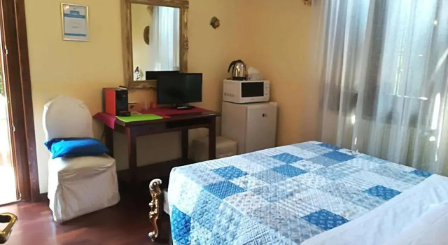 B&B L'Isola di Casa, Book Bed and Breakfast Hoteller i Brembate med parkering, Parkering