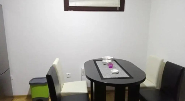 Apartment Jovana, Buchen Sie Ferienwohnung Čajetina 