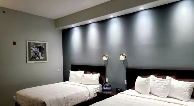 Четырёхместный номер Standard с балконом Blue Bay Inn and Suites