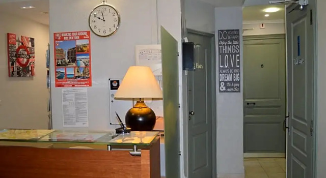 Backpackers Chez Patrick, Забронировать Отель Ницца Приморские Альпы, рядом с Музей Массена