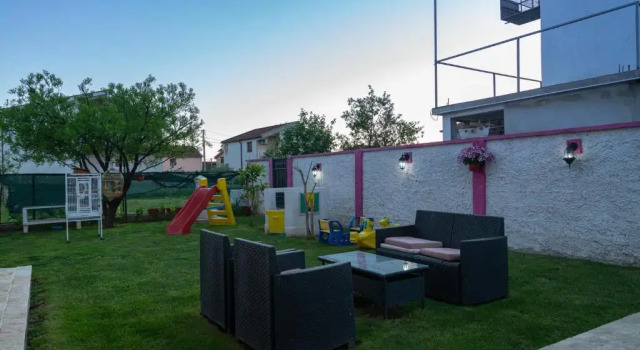 Apartman Mona, Book Apartment Hotels in Podgorica County with Parking, Parking