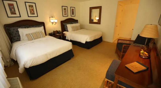 Четырёхместный номер Premier Pavilion Hotel