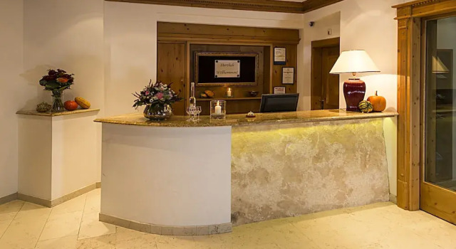 Hotel Zum Pinzger, Rezervovat Hotel Hotely v Tyrolsko se snídaní, Snídaně
