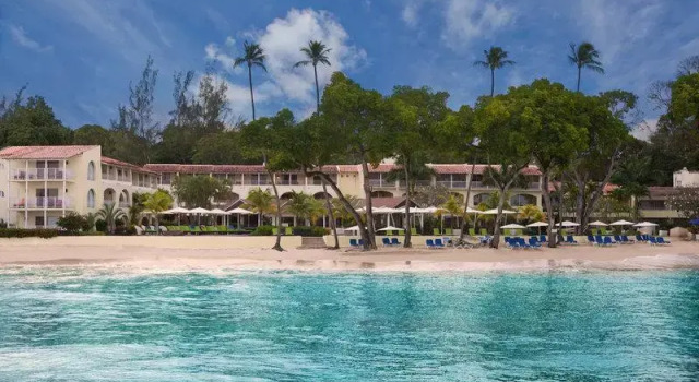 Кровать в общем номере с видом на море Tamarind, Barbados, An Autograph Collection All-Inclusive Resort
