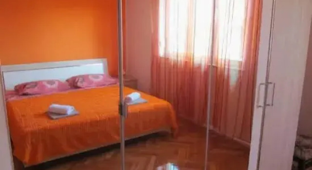 Esther Apartment