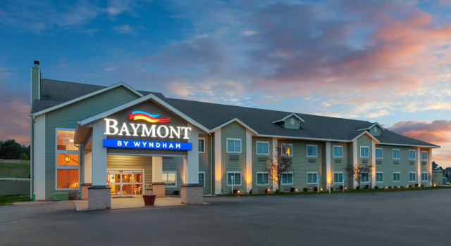 Baymont By Wyndham Beulah, Prenota Hotel Beulah Michigan