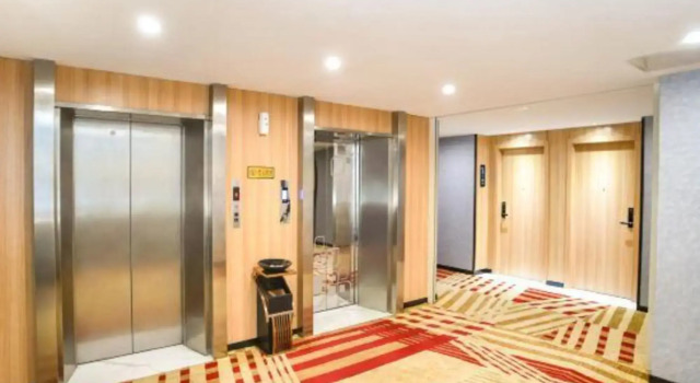 Lanli Lily Hotel (Yangjiang East Huicheng Branch), Rezervasyon Otel Guangdong otoparklı oteller, Otopark