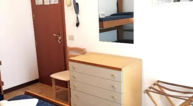Четырёхместный номер Standard Hotel Alcazar