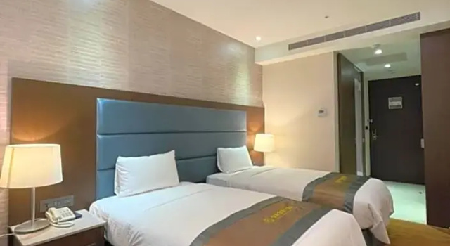 Номер Economy Royal Gold Hotel