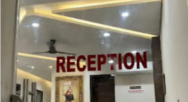 Goroomgo 11 Inn Ludhiana, Rezervovat Hotel Hotely v Punjab s parkováním, Parkování