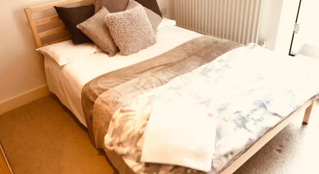 Aston Henry James George Street One bedroom near Reading Town Centre, Varaa Huoneisto Asunnot kohteessa Merseyside, Huoneisto