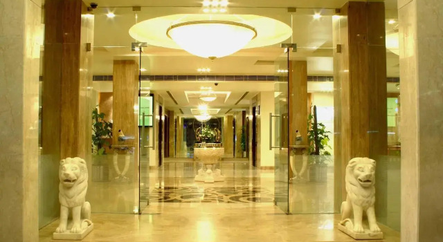 Hampshire Plaza, Rezerwuj Hotel Lakdi Ka Pul 