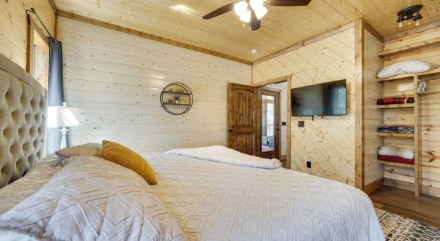 Коттедж Family-Friendly Broken Bow Cabin Rental with Hot Tub