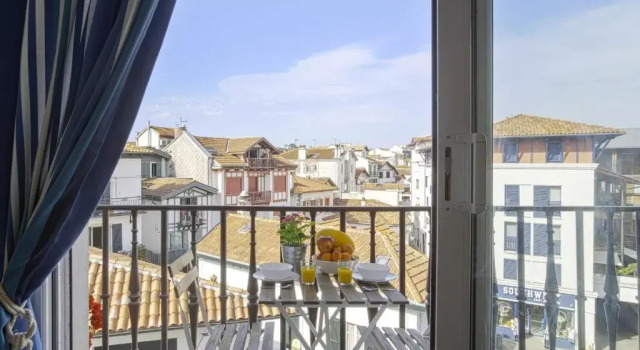 Апартаменты Superb 3 stars flat w balcony in the heart of Saint-Jean-de-Luz - Welkeys