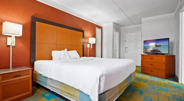 Двухместный номер Deluxe La Quinta Inn by Wyndham Costa Mesa Orange County
