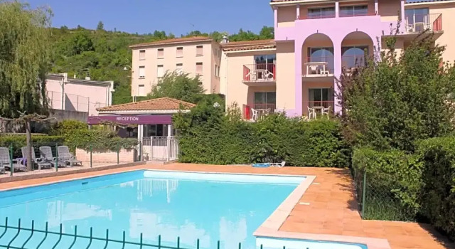 Les Canyons du Verdon, Rezerwuj Hotel Hotele w Gorges du Verdon z basenem, Basen