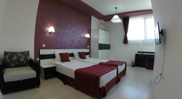 Трёхместный номер Economy Polina Beach