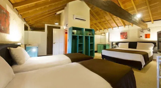 Четырёхместный номер Standard c 1 комнатой Casa Relax Hotel