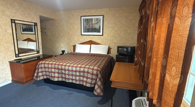 Двухместный номер Standard с балконом At 9 Motel Near Freehold I-195