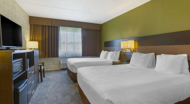 Четырёхместный номер Standard Best Western Plus University Inn