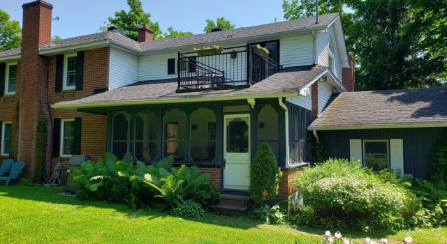 Vignoble Bromont - Auberge & Boutique, Book Hostel Ski Bromont Bromont