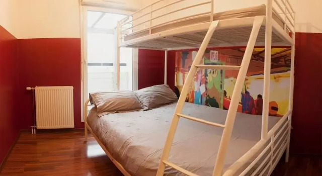 2-Bed Apartment Near Disneyland, Забронировать Апартаменты/квартира Отели Монтеврен с парковкой, Парковка