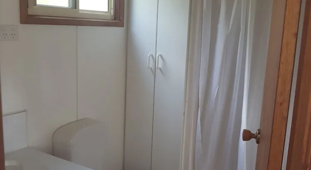 Семейный номер Standard с балконом и с видом на реку Euroa Caravan Park