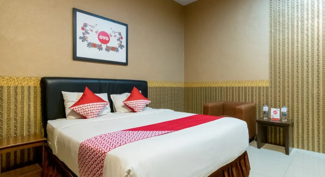 Двухместный люкс Deluxe Hotel O Medan Near Gajah Mada formerly Hotel Indah Raya