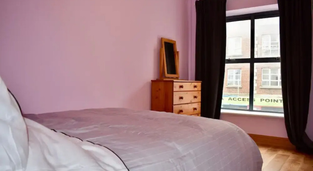Recently-Renovated 1 Bedroom Flat in Dublin Centre, Забронировать Отель Дублин Каунти Дублин, рядом с Театр Олимпия