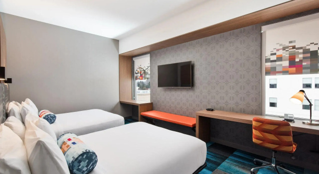 Четырёхместный номер Standard Aloft by Marriott Seattle Sea-Tac Airport
