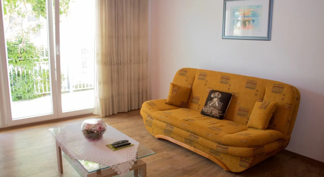 Apartment Radin - 2 bedroom apartment: A1 Vodice, Riviera Sibenik, Забронировать Апартаменты/квартира Водице Шибенско-Книнская жупания, рядом с Пляж Фрателли