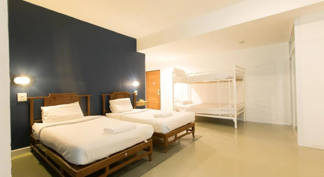 Кровать в общем номере Lemonseed Rooms