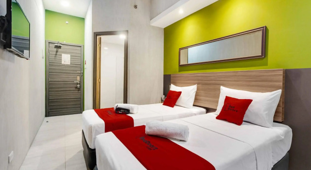 RedDoorz Plus @ Jones Avenue Cebu, Book Hotel Cebu City Cebu