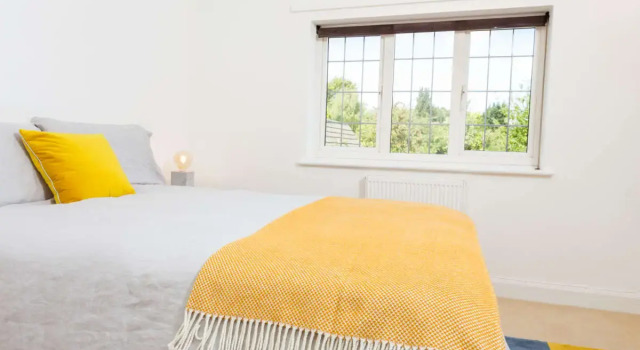 The Queen Edith Place - Lovely 6BDR Home in Secluded Neighbourhood